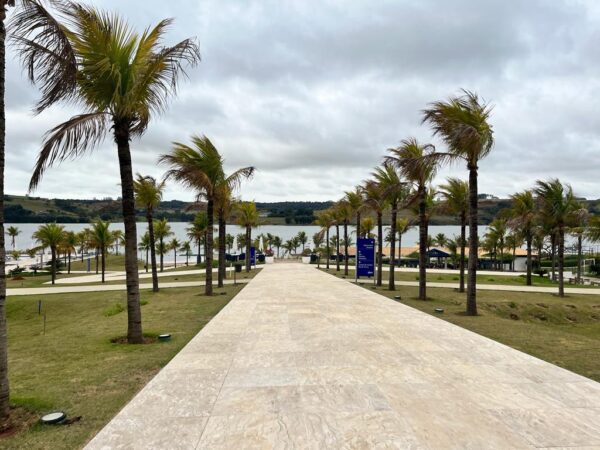 Terrenos à venda em Riviera de Santa Cristina III - Imagem 2