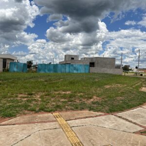 Terreno à venda – Condomínio Cyrela Estoril – 686 m²