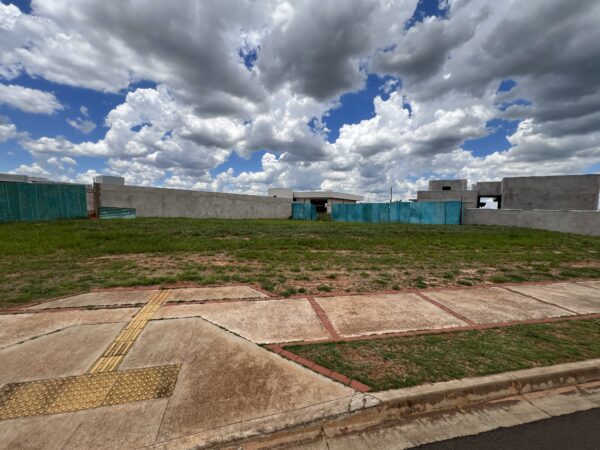 Terreno à venda - Condomínio Cyrela Estoril - 686 m² - Imagem 8