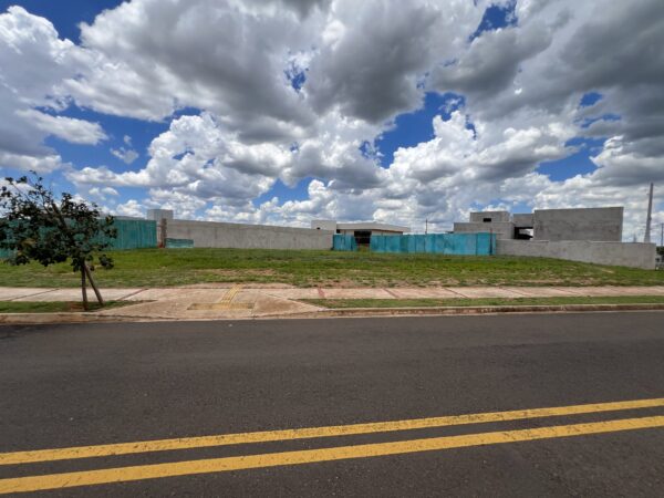 Terreno à venda - Condomínio Cyrela Estoril - 686 m² - Imagem 9