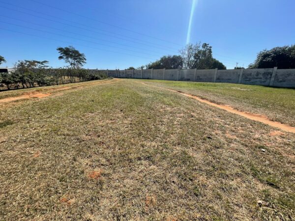 Terreno à venda - Condomínio Tamboré Bauru - Imagem 3