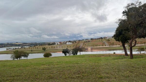 Terrenos à venda em Riviera de Santa Cristina III - Imagem 14