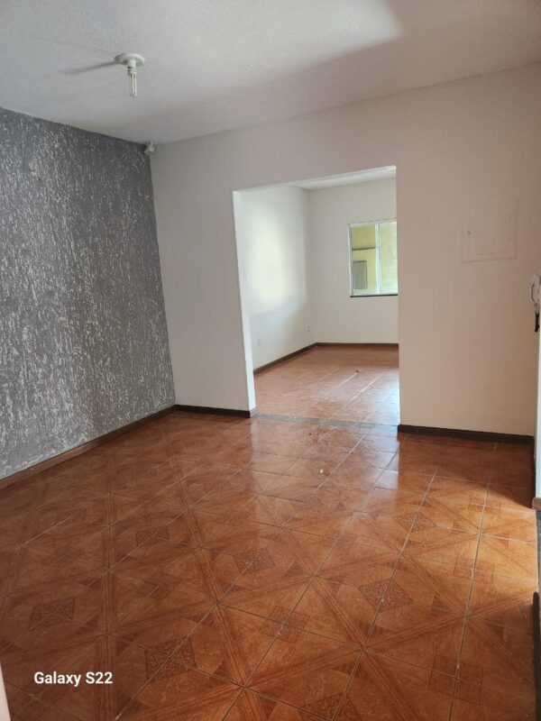 Casa térrea à venda - Jardim Ferraz - Imagem 3