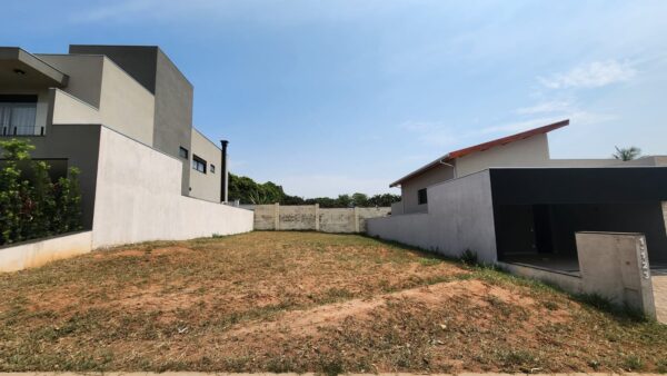 Terreno à venda - Condomínio Tamboré - 364 m²
