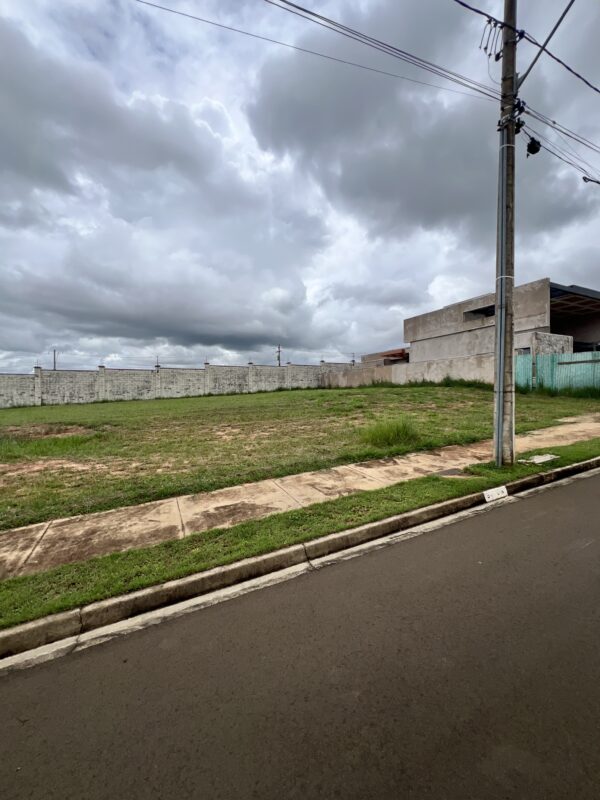 Terreno à venda - Condomínio Tamboré - Imagem 3