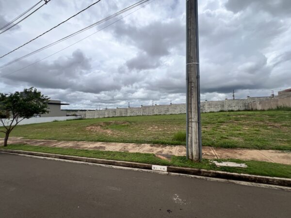 Terreno à venda - Condomínio Tamboré - Imagem 4