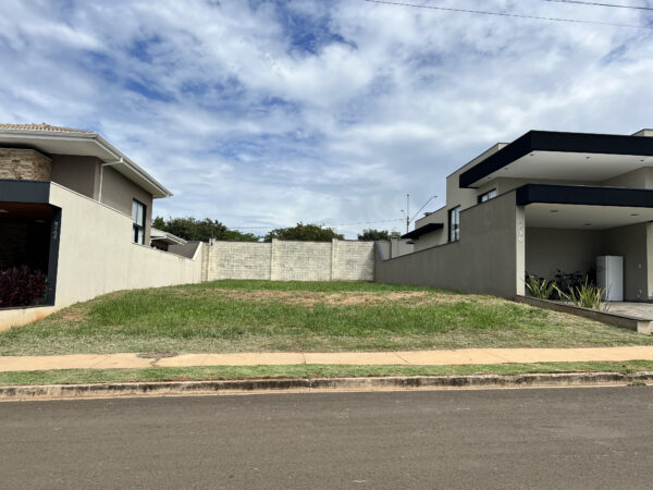 Terreno à venda - Condomínio Tamboré Bauru