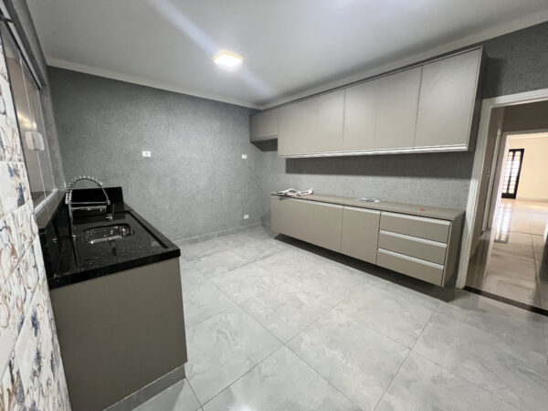 Casa térrea à venda - Bairro Pres. Geisel - Imagem 9