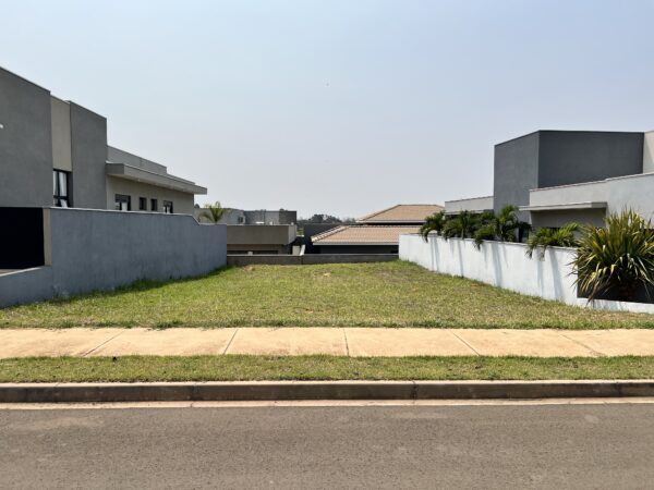 Terreno à venda - Condomínio Tamboré Bauru