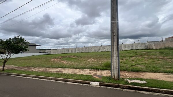Terreno à venda - Condomínio Tamboré - Imagem 10