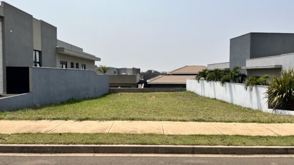 Terreno à venda - Condomínio Tamboré Bauru - Imagem 3
