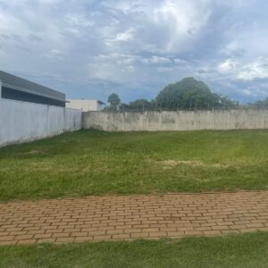 Terreno à venda – Condomínio Villa Dumont