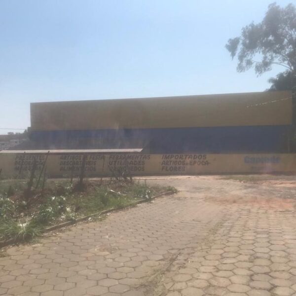 Terrenos comerciais à venda - Atrás do Canindé Atacado - Imagem 3