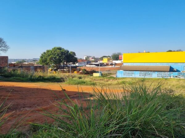 Terrenos comerciais à venda - Atrás do Canindé Atacado - Imagem 6